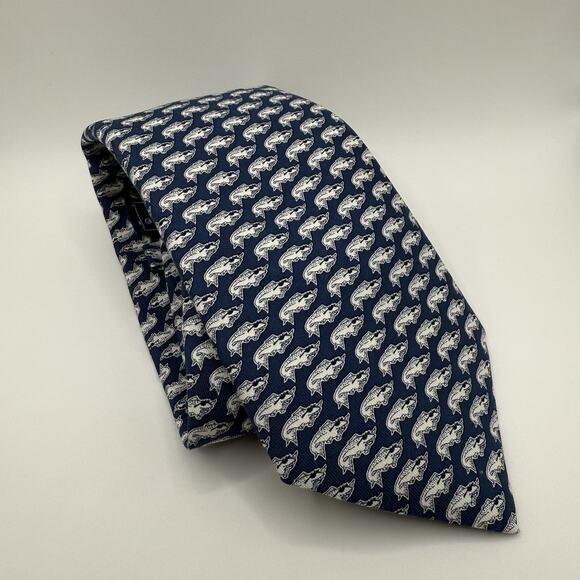 Vineyard Vines Other - Vineyard Vines 100% Silk Tie Blue Navy/White Fish Print Sunglasses Fun Quirky‎